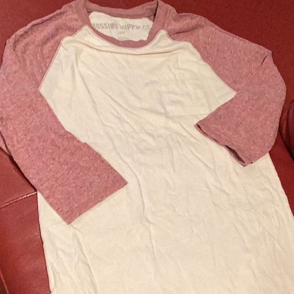 Mossimo Supply T-shirt - Picture 1 of 5